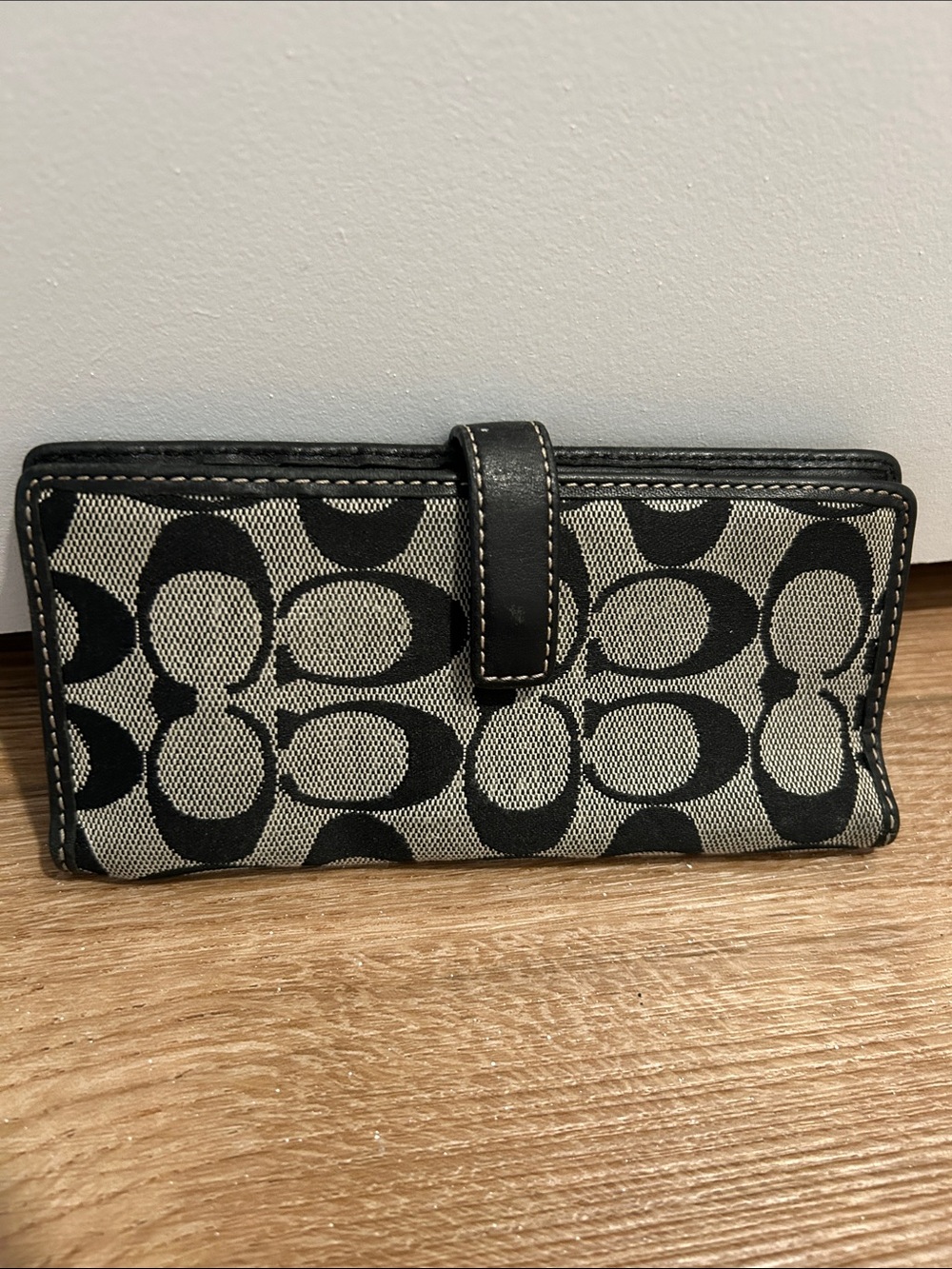 Coach Black and Cream Signature Canvas Card Holder Wallet